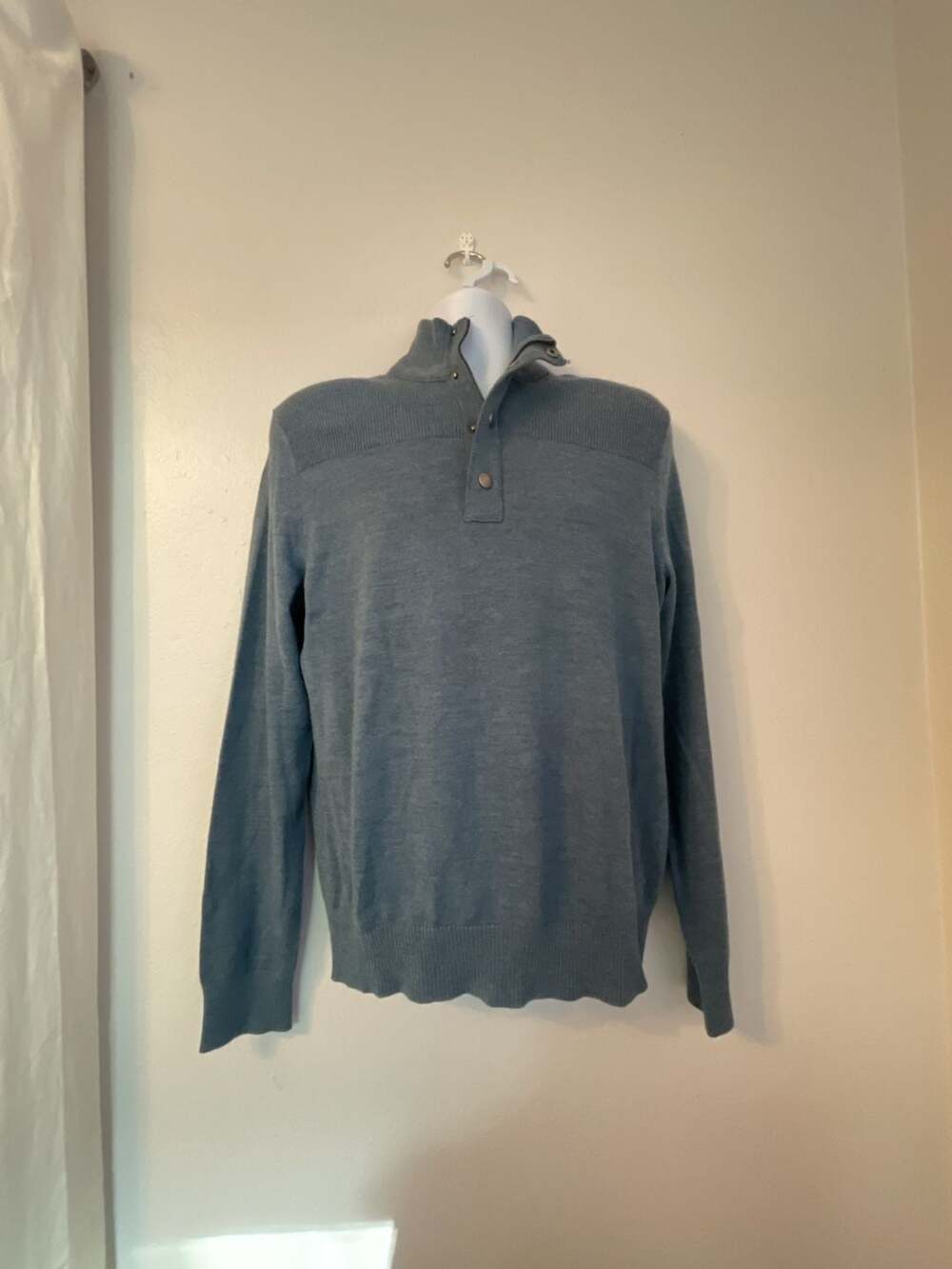 Mock Neck Pullover Sweater Size M Blue Merino Wool
Super soft
Quarter zip